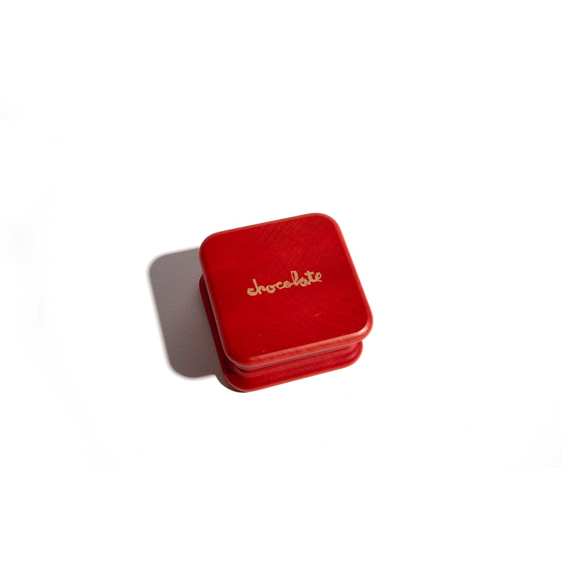 Chocolate x RYOT red maple grinder, detail view – Online Smoke and Vape